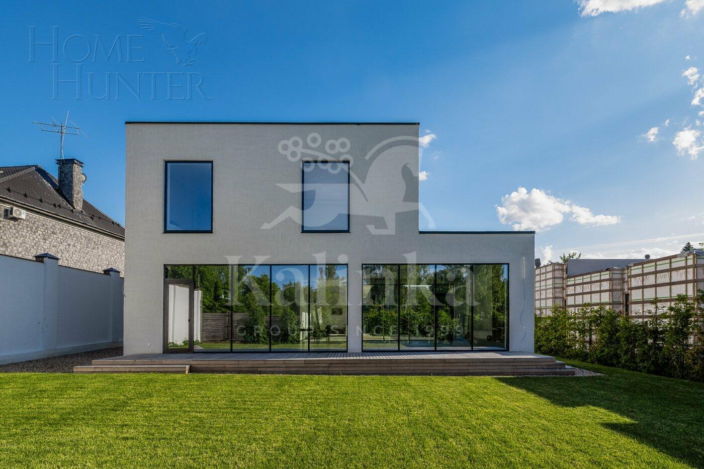 2-этажный коттедж 340 м² с отделкой