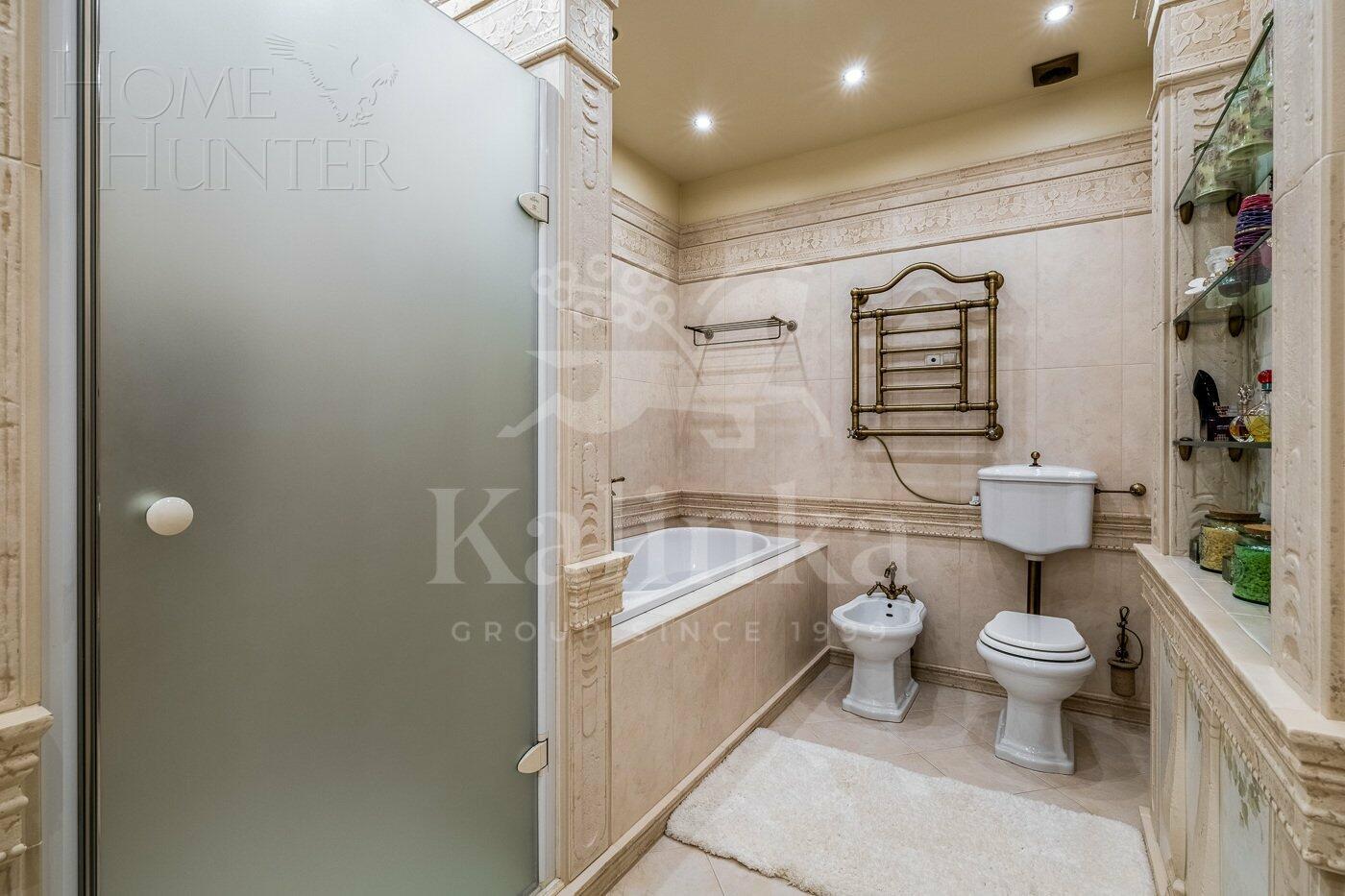 2-этажный коттедж 1 300 м² с отделкой