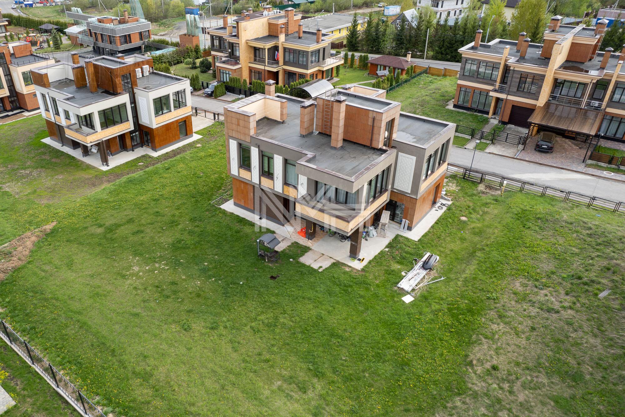3-этажный коттедж 302 м² с отделкой