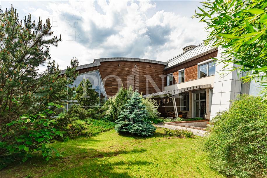 3-этажный коттедж 1 655 м² с отделкой