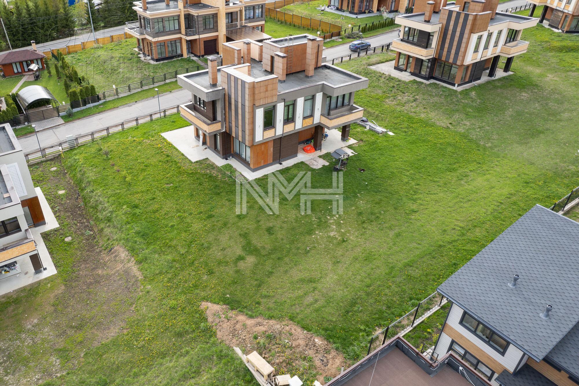 3-этажный коттедж 302 м² с отделкой