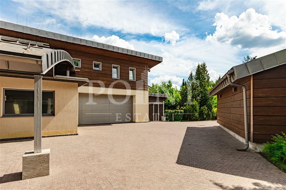 3-этажный коттедж 1 655 м² с отделкой