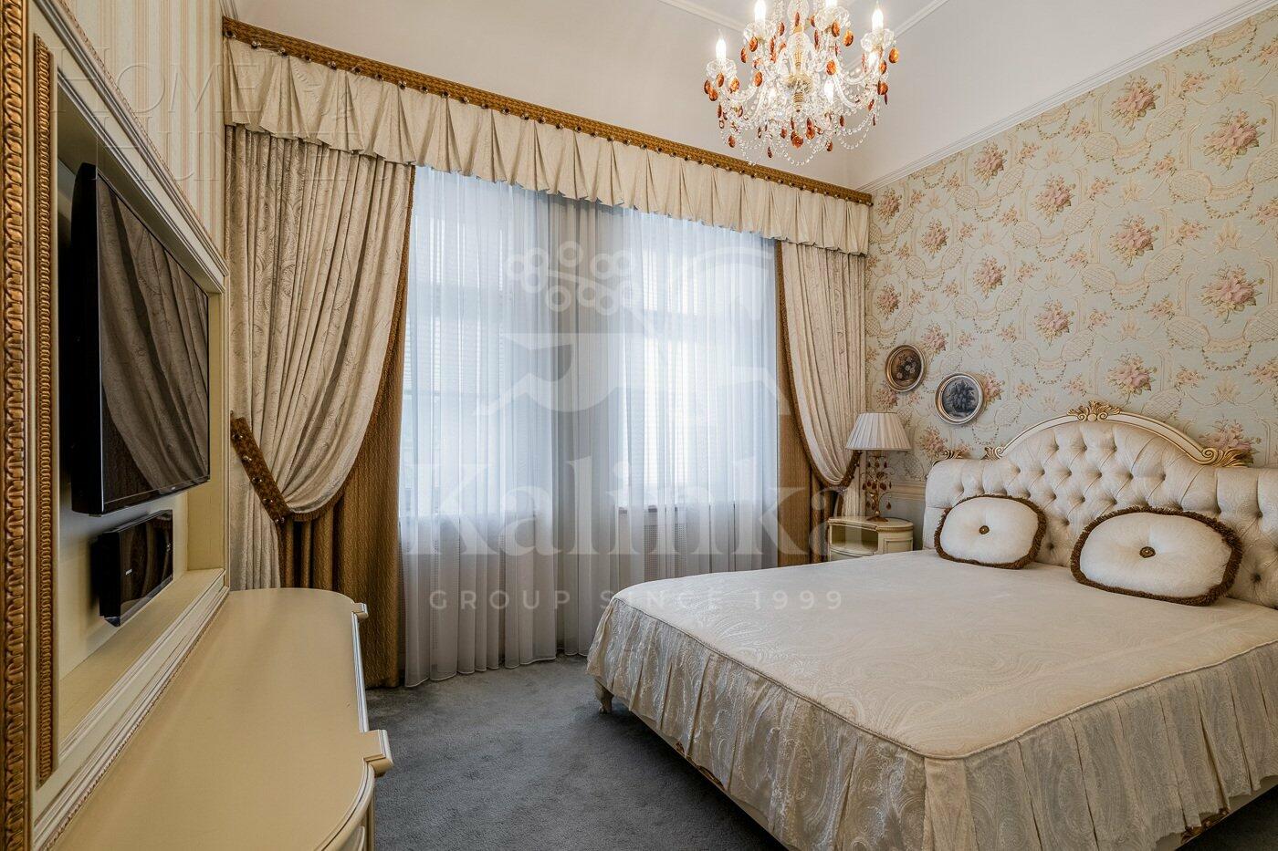 2-этажный коттедж 1 300 м² с отделкой