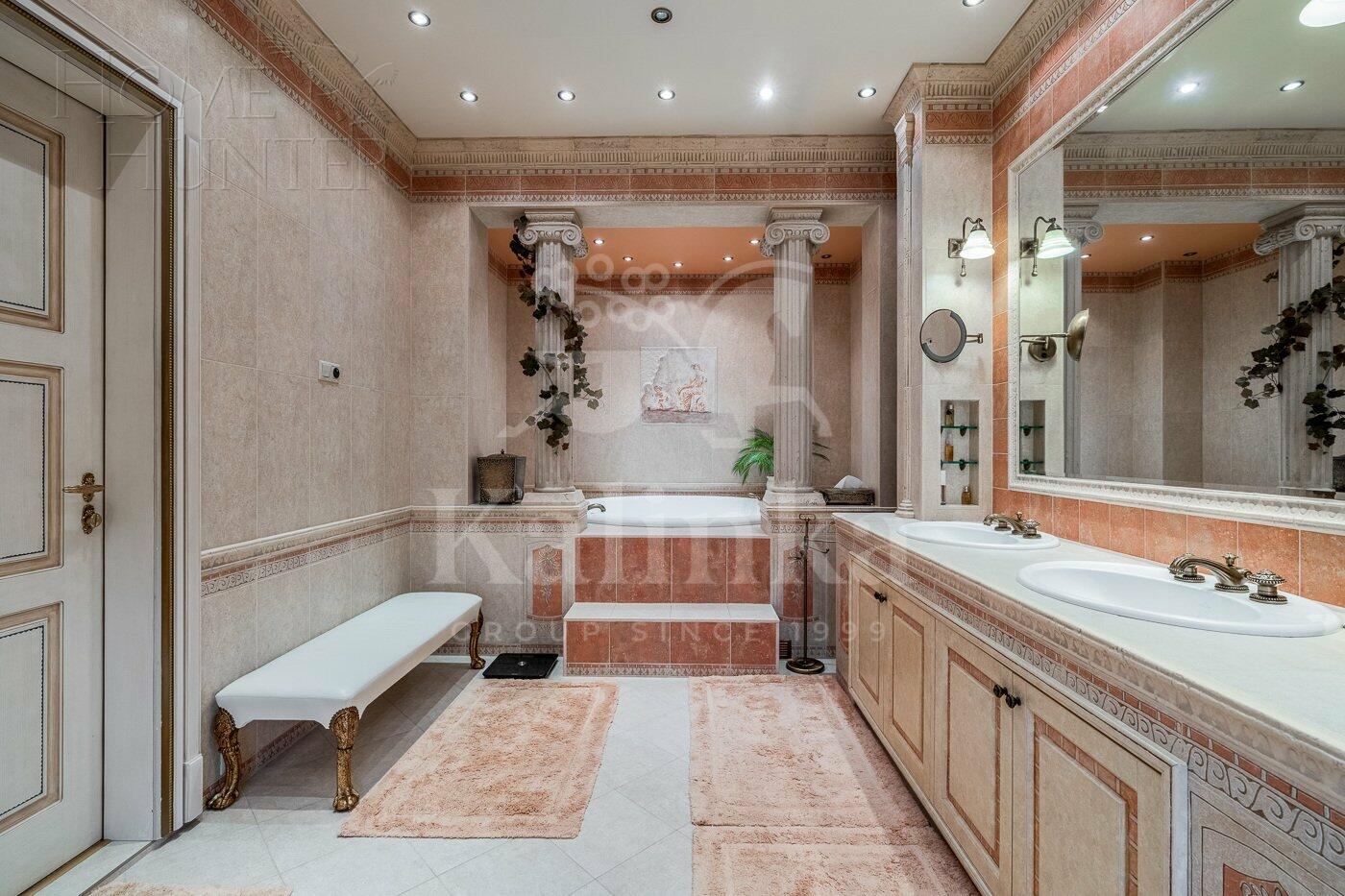 2-этажный коттедж 1 300 м² с отделкой
