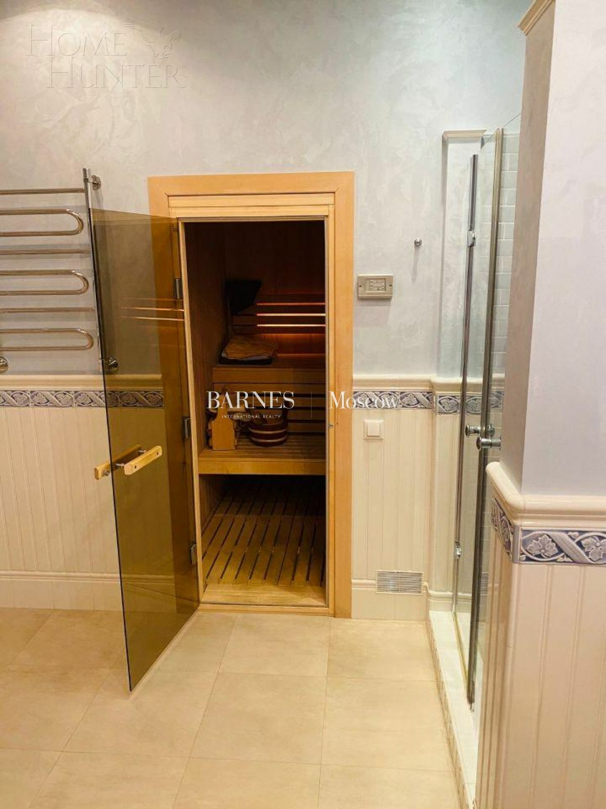 3-этажный таунхаус 500 м² с отделкой