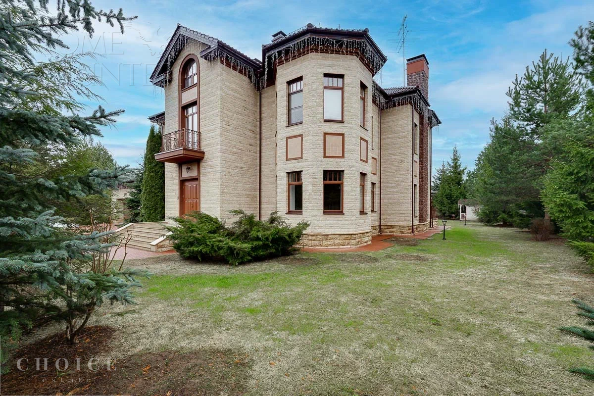 2-этажный коттедж 1 378 м² с отделкой