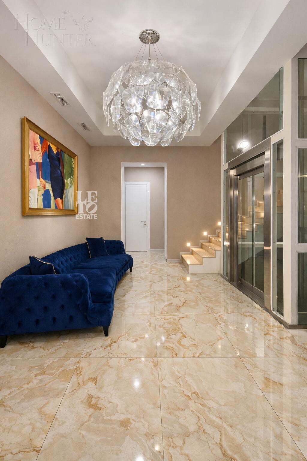 3-этажный коттедж 1 300 м² с отделкой