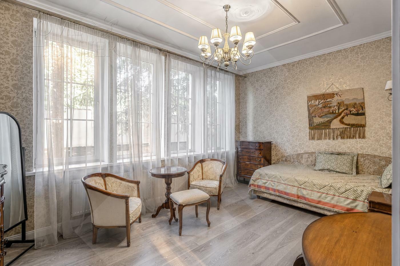 2-этажный коттедж 684.7 м² с отделкой