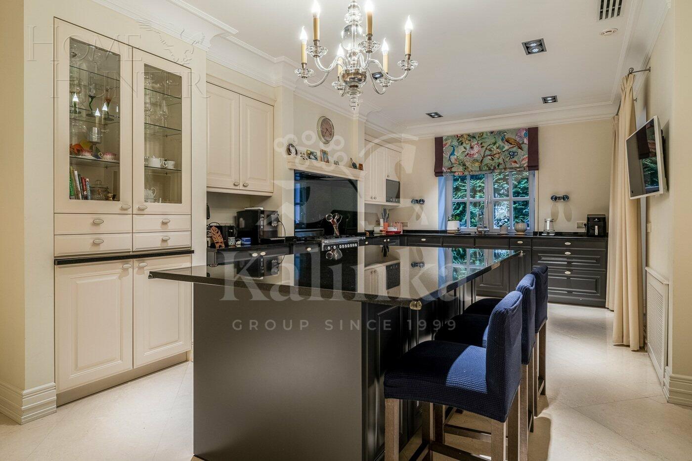 3-этажный коттедж 928.2 м² с отделкой