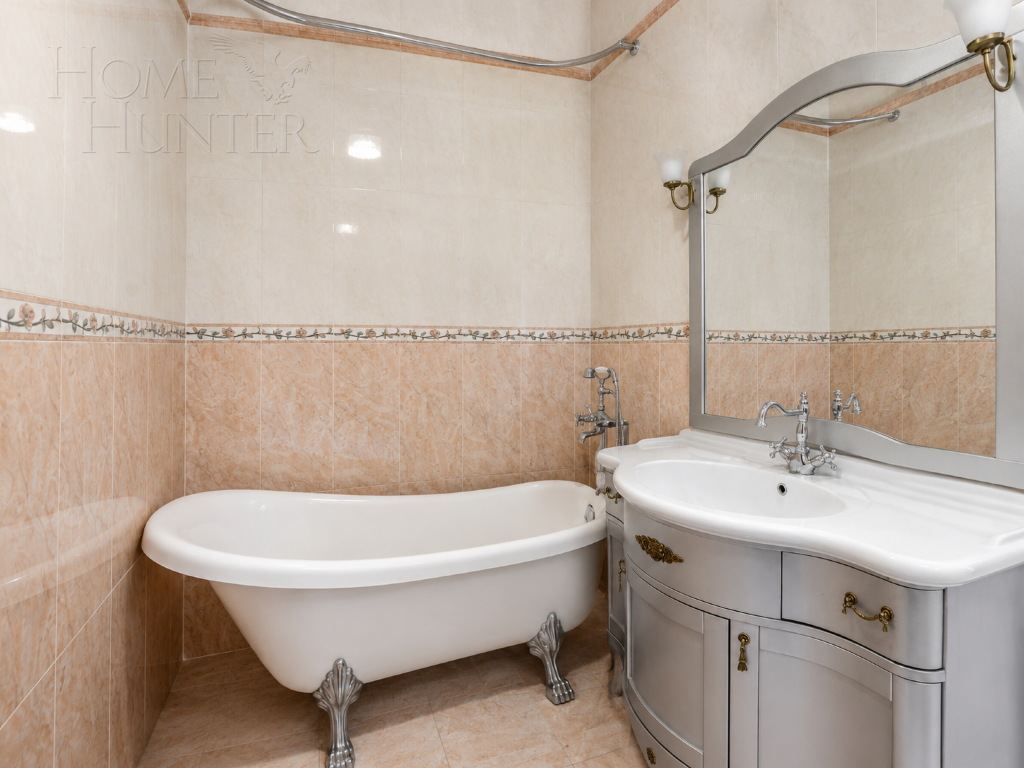 3-этажный коттедж 600 м² с отделкой