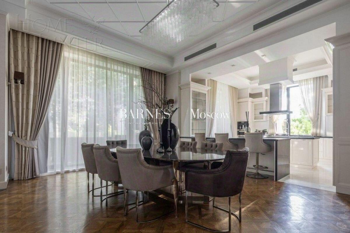 2-этажный коттедж 1 200 м² с отделкой