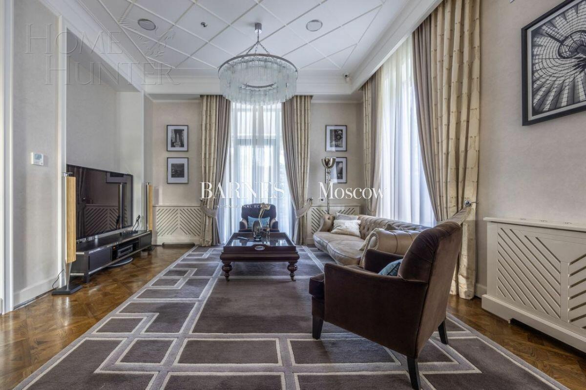2-этажный коттедж 1 200 м² с отделкой