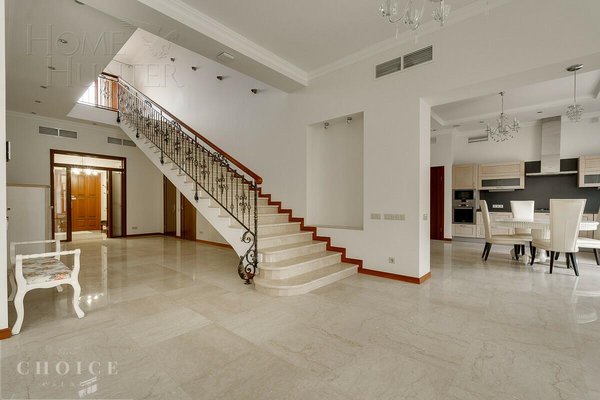 2-этажный коттедж 1 378 м² с отделкой