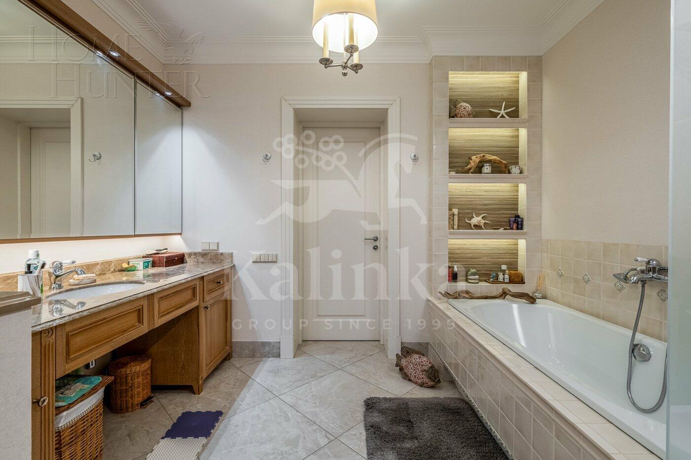 3-этажный коттедж 928.2 м² с отделкой