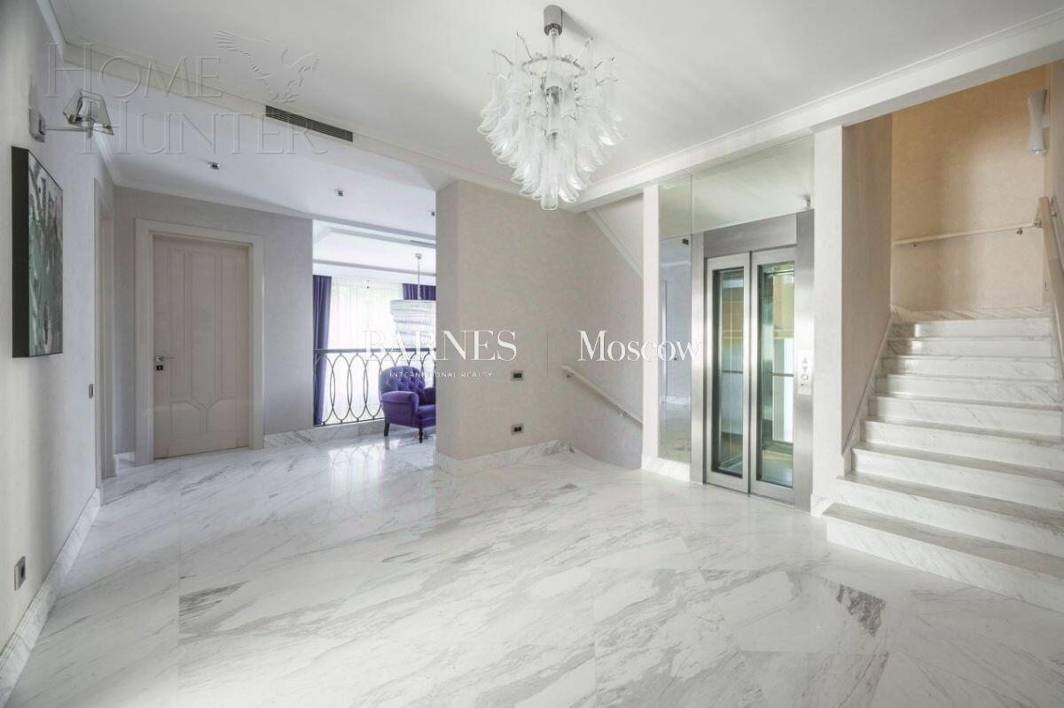 2-этажный коттедж 1 200 м² с отделкой