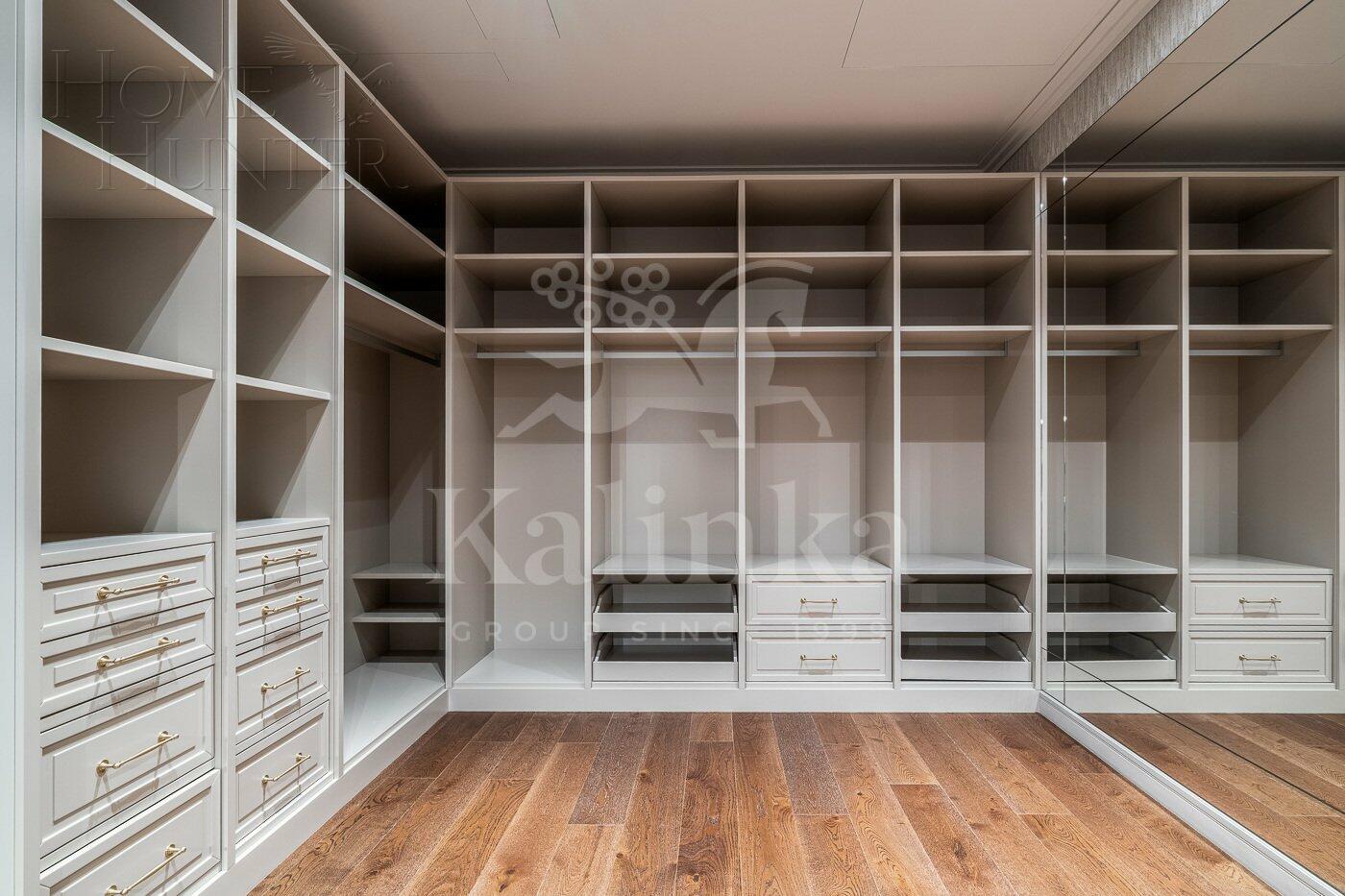 2-этажный коттедж 1 646 м² с отделкой