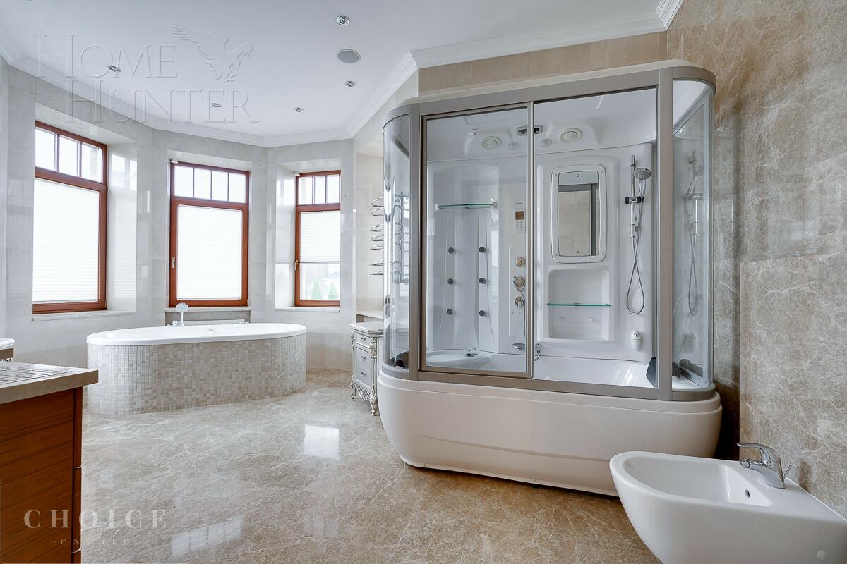 2-этажный коттедж 1 378 м² с отделкой