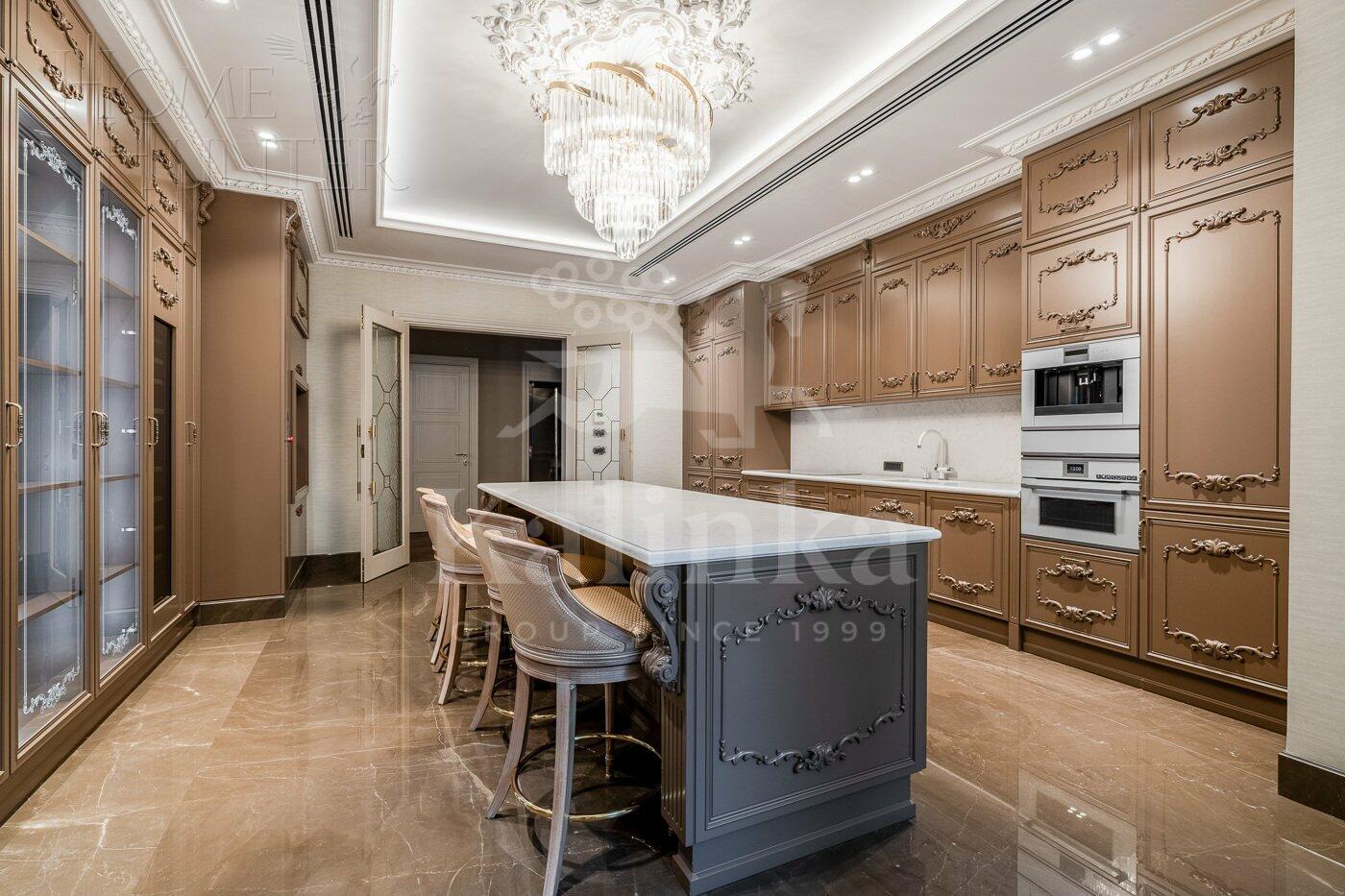 2-этажный коттедж 1 646 м² с отделкой