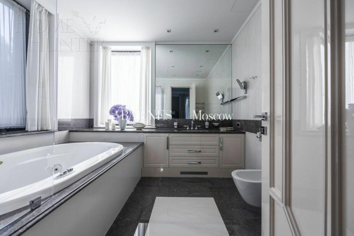 2-этажный коттедж 1 200 м² с отделкой