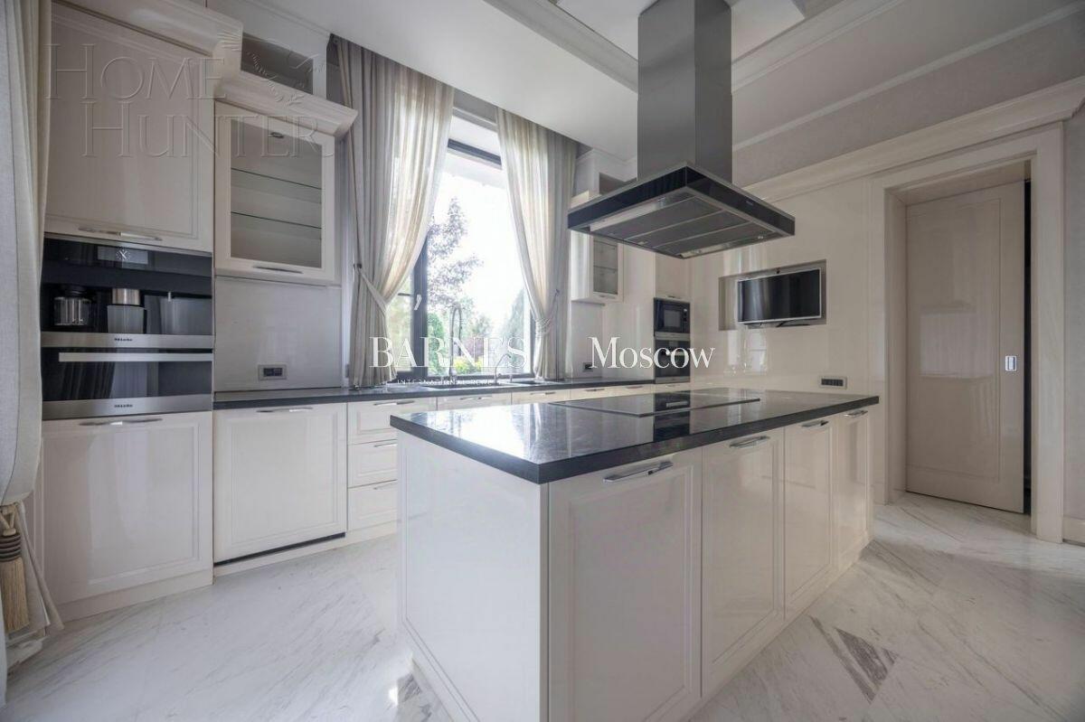 2-этажный коттедж 1 200 м² с отделкой