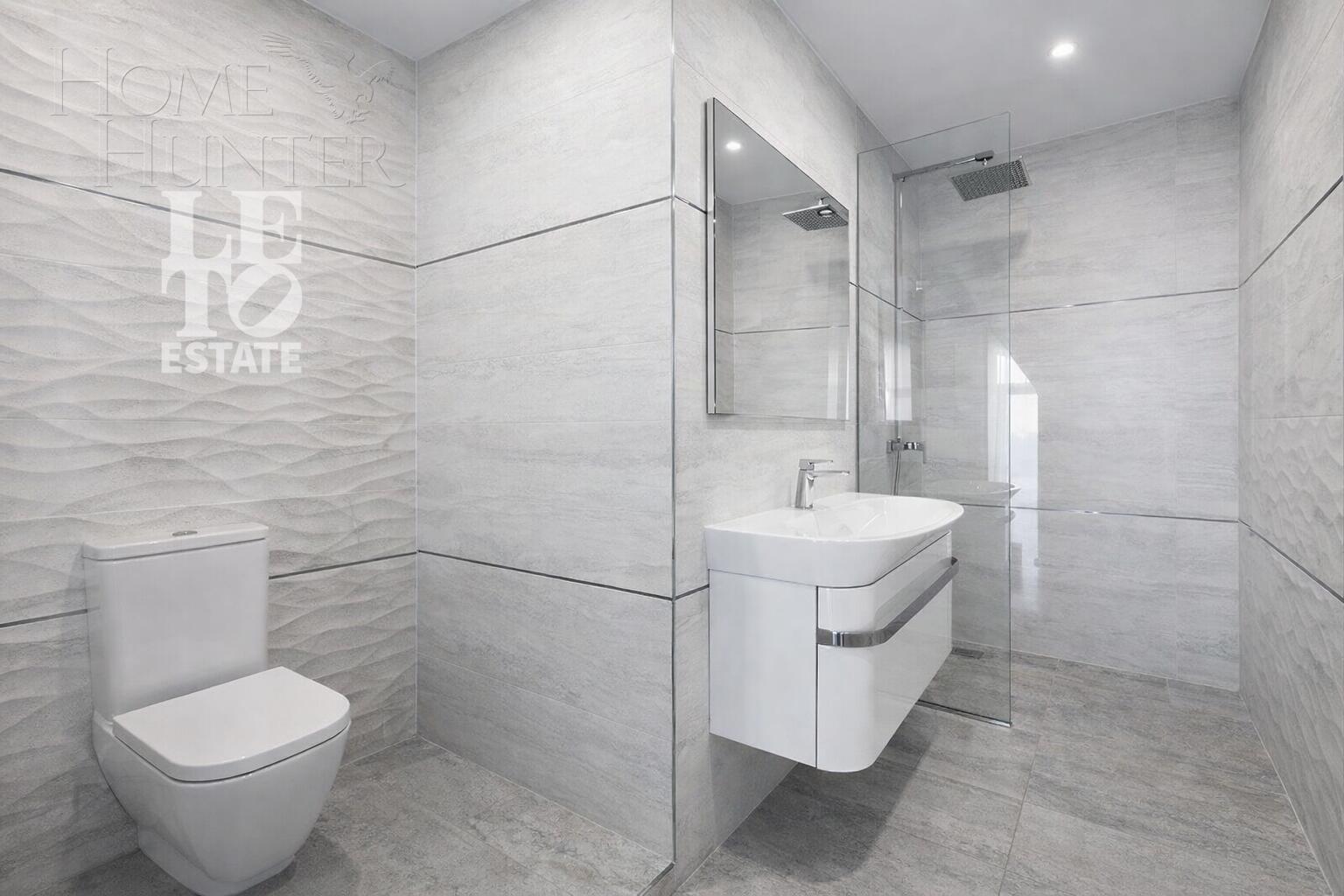 3-этажный коттедж 1 300 м² с отделкой