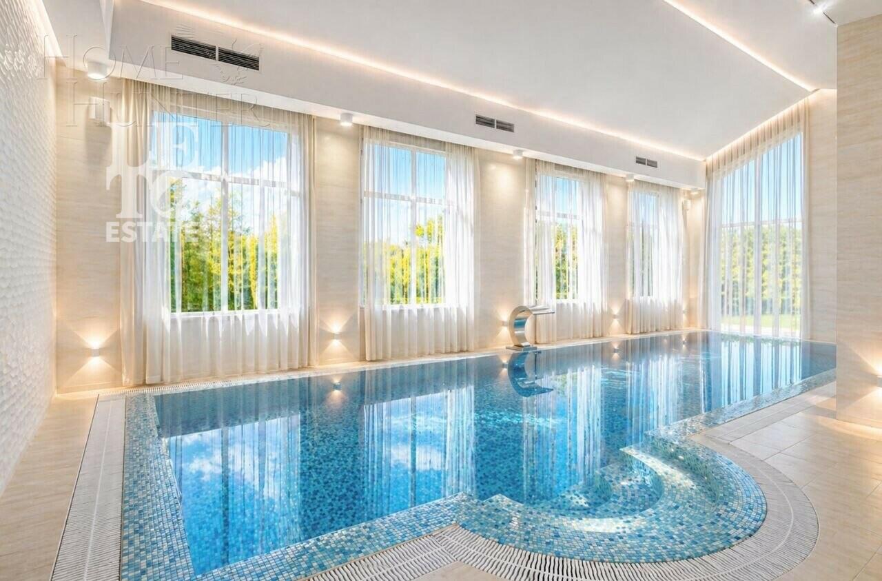 3-этажный коттедж 1 300 м² с отделкой