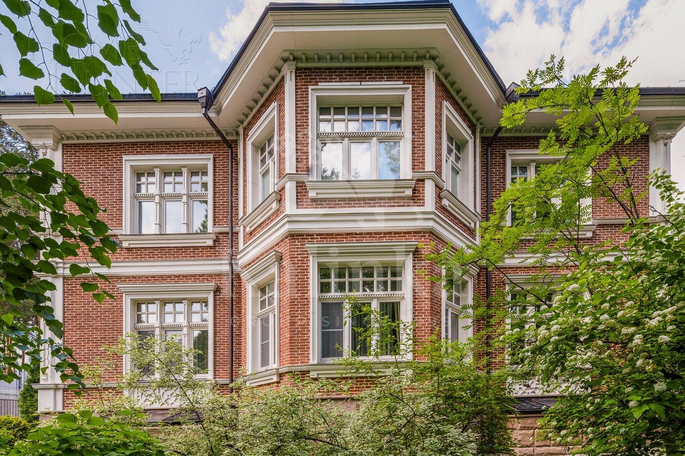 2-этажный коттедж 1 646 м² с отделкой