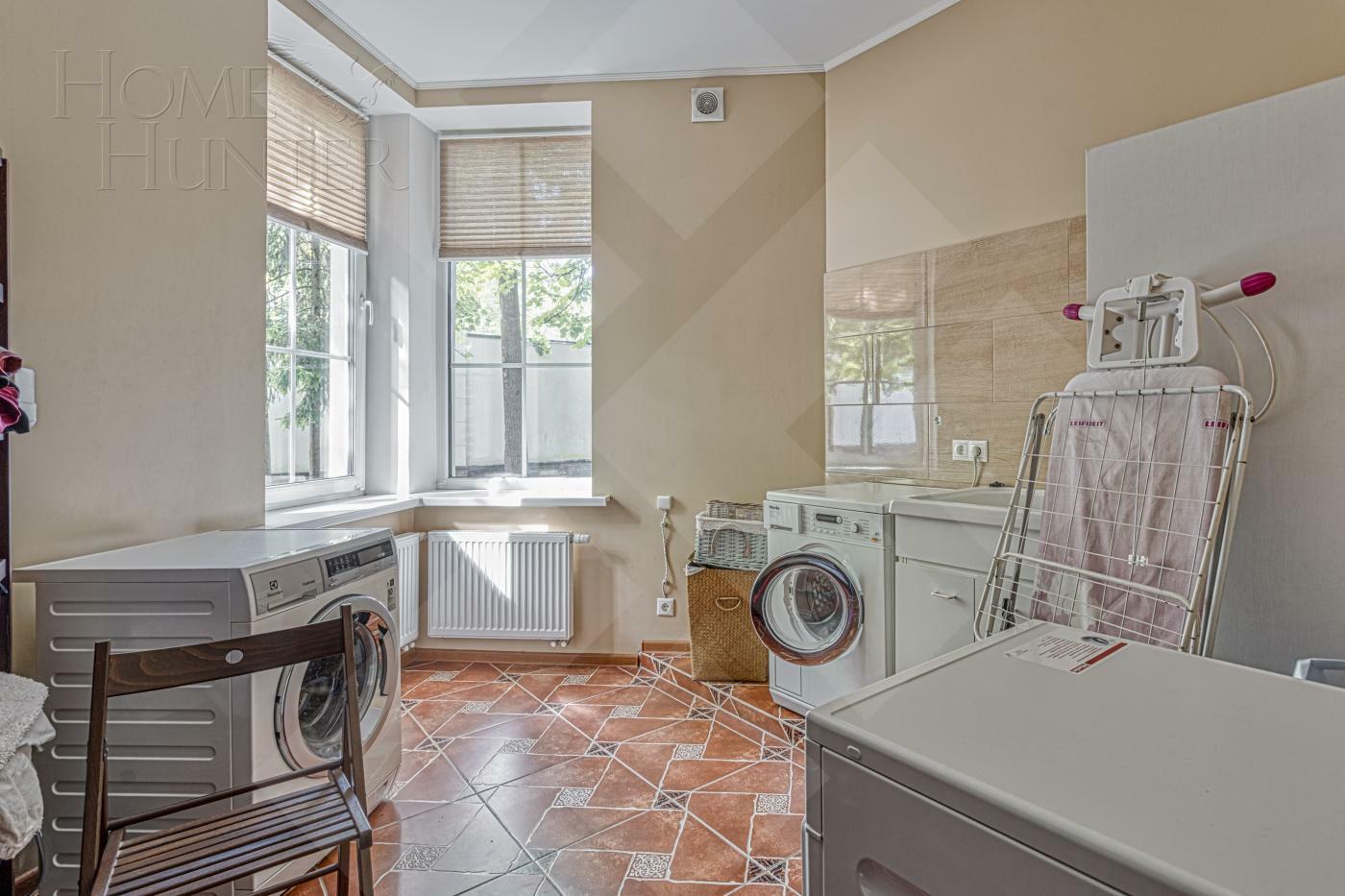 2-этажный коттедж 684.7 м² с отделкой