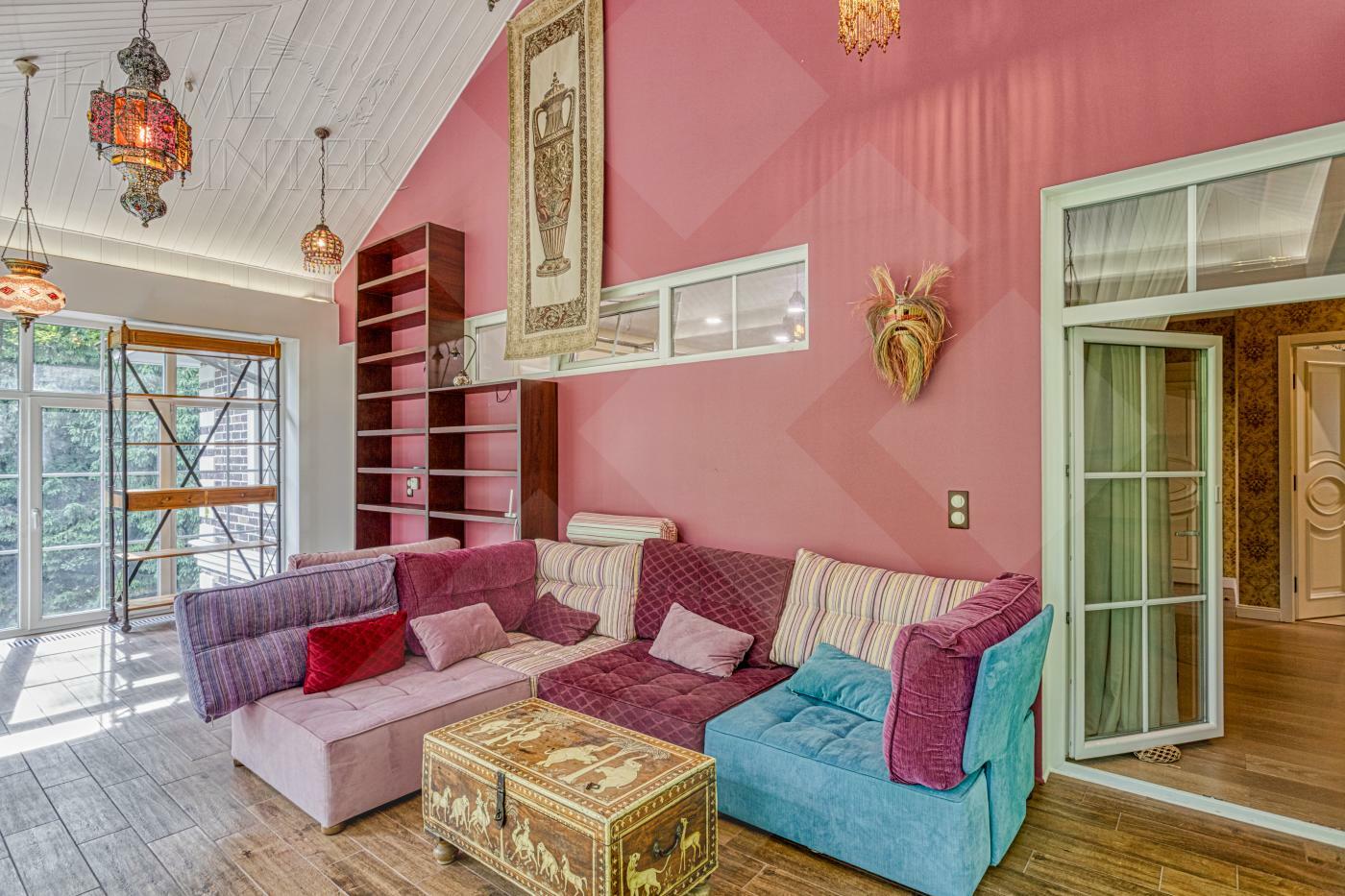 2-этажный коттедж 684.7 м² с отделкой