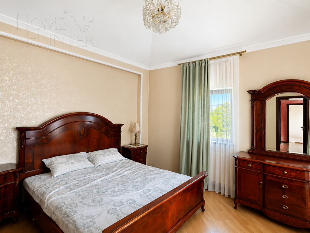 3-этажный коттедж 600 м² с отделкой