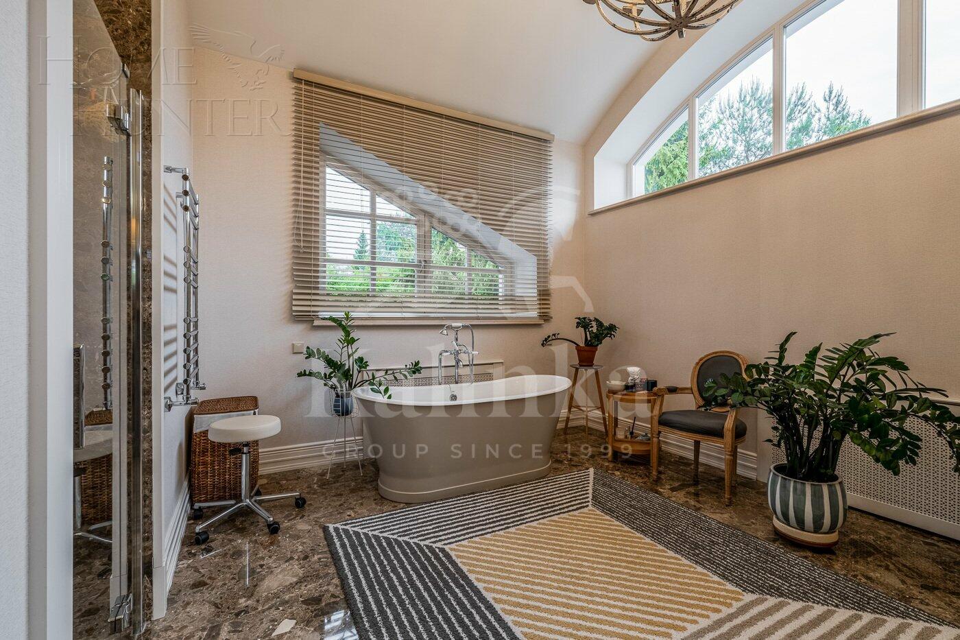 3-этажный коттедж 928.2 м² с отделкой