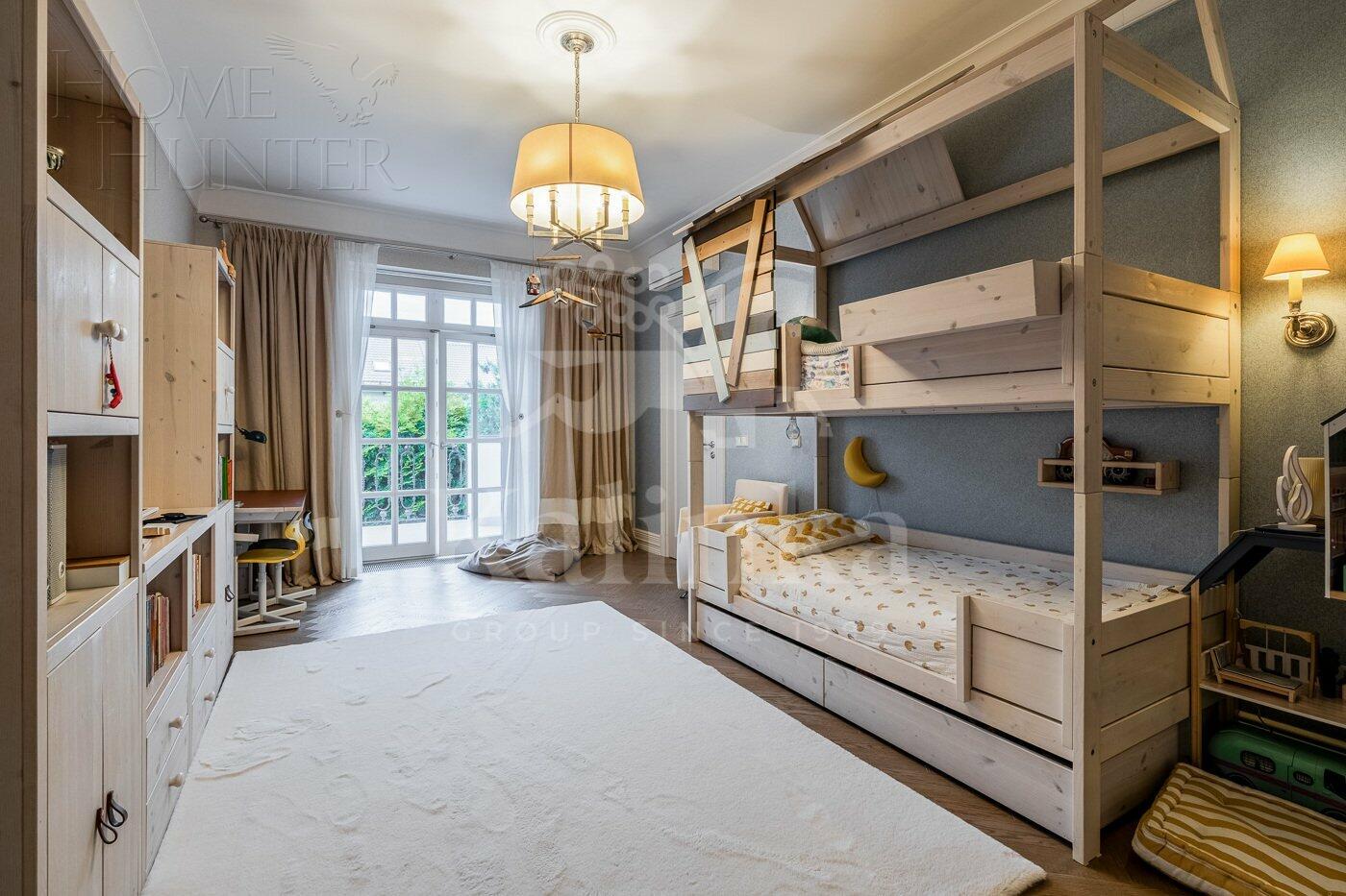 3-этажный коттедж 928.2 м² с отделкой