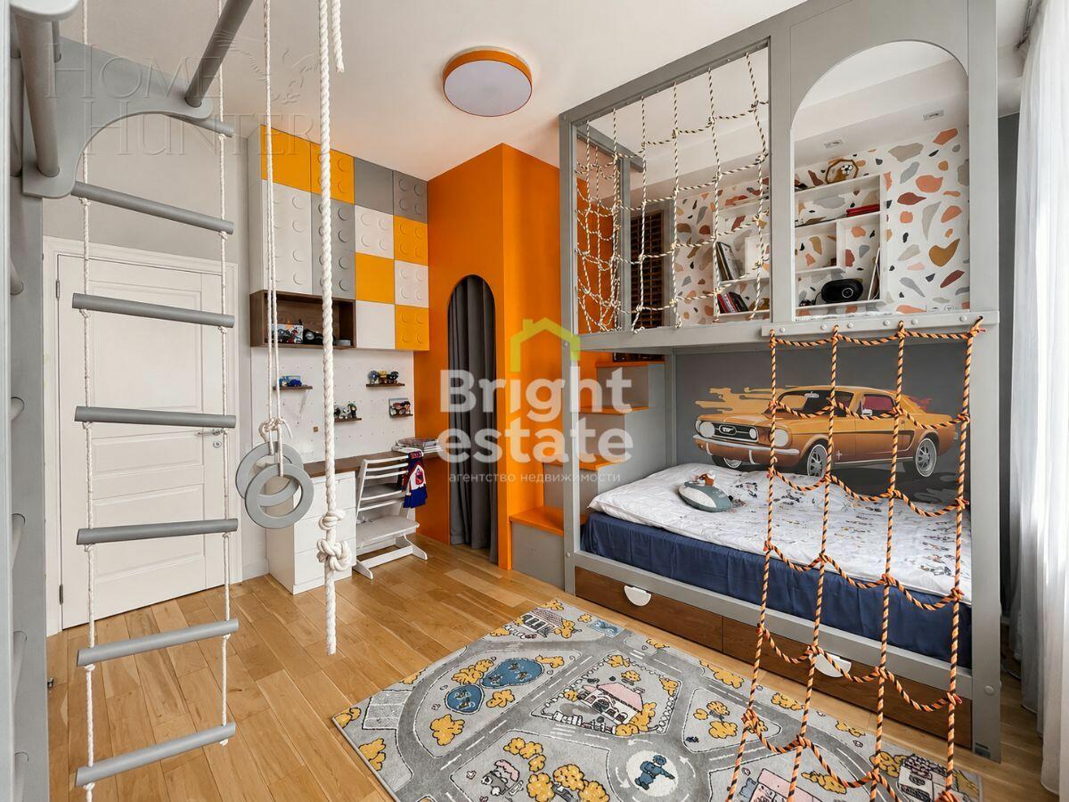 2-этажный таунхаус 240 м² с отделкой