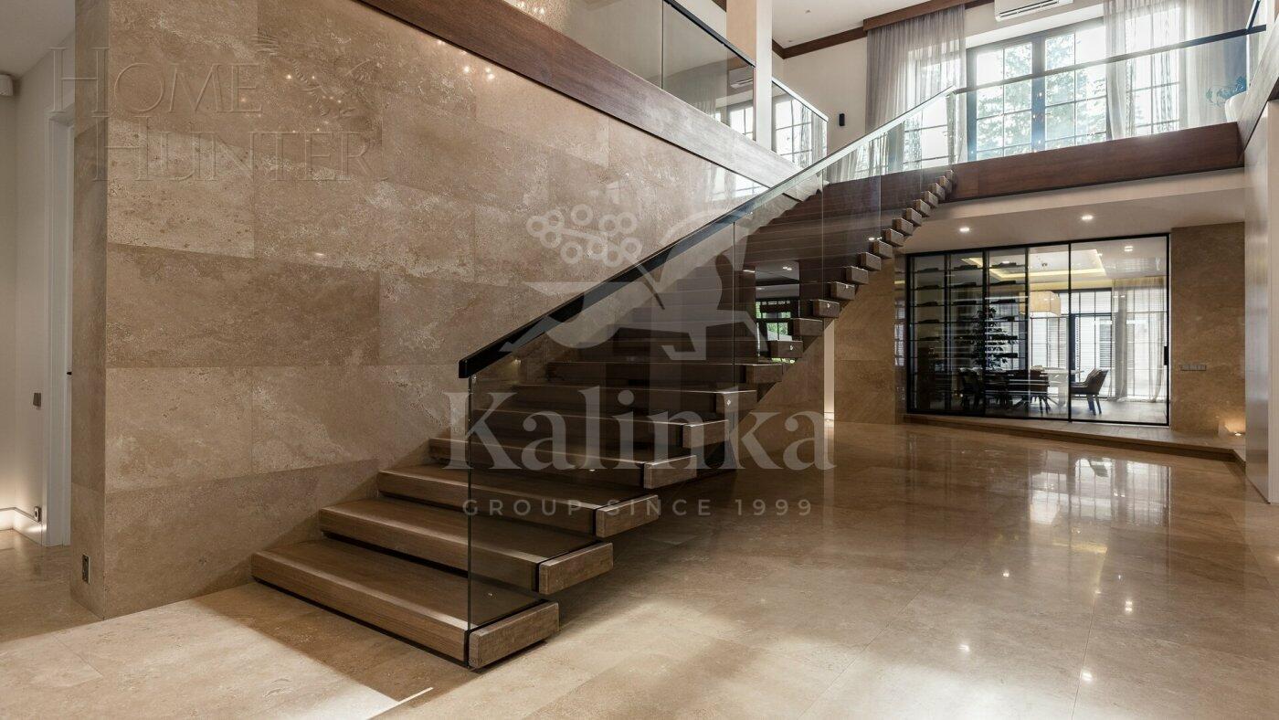 2-этажный коттедж 1 150 м² с отделкой