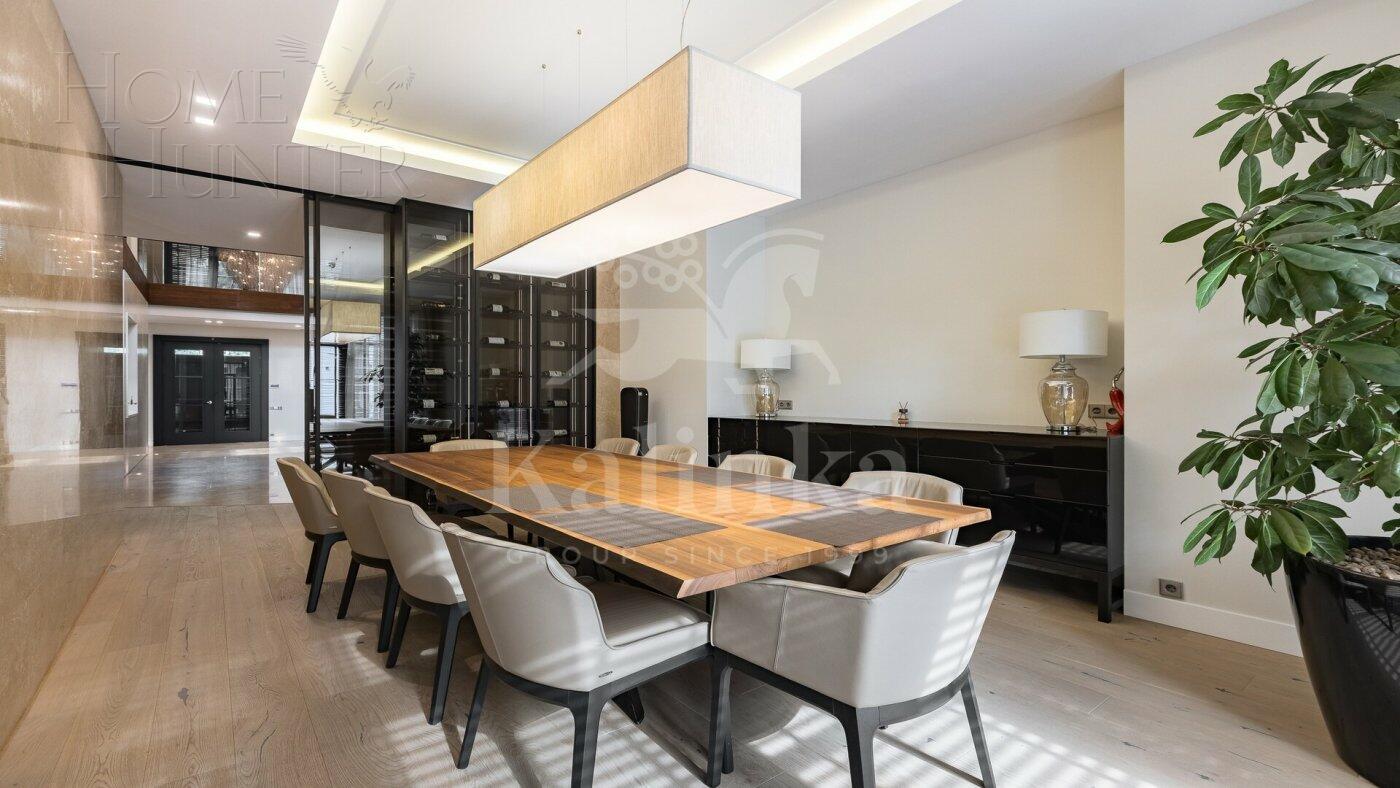 2-этажный коттедж 1 150 м² с отделкой