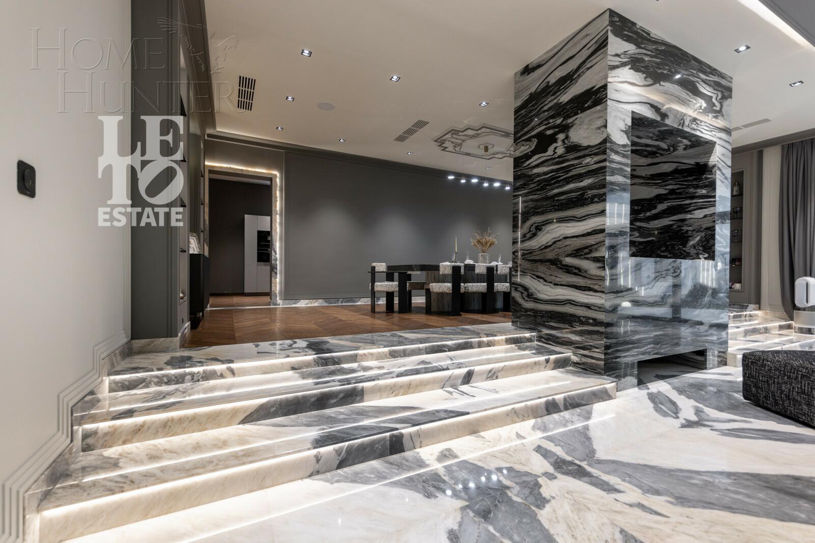 2-этажный коттедж 2 430 м² с отделкой