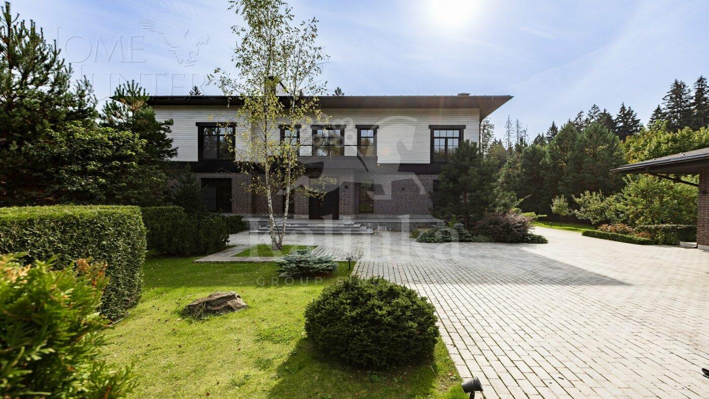2-этажный коттедж 1 150 м² с отделкой