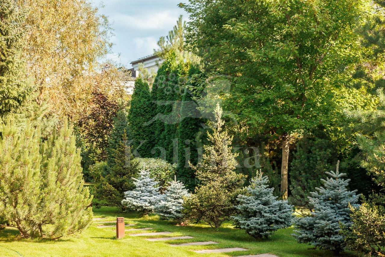 2-этажный коттедж 1 365 м² с отделкой