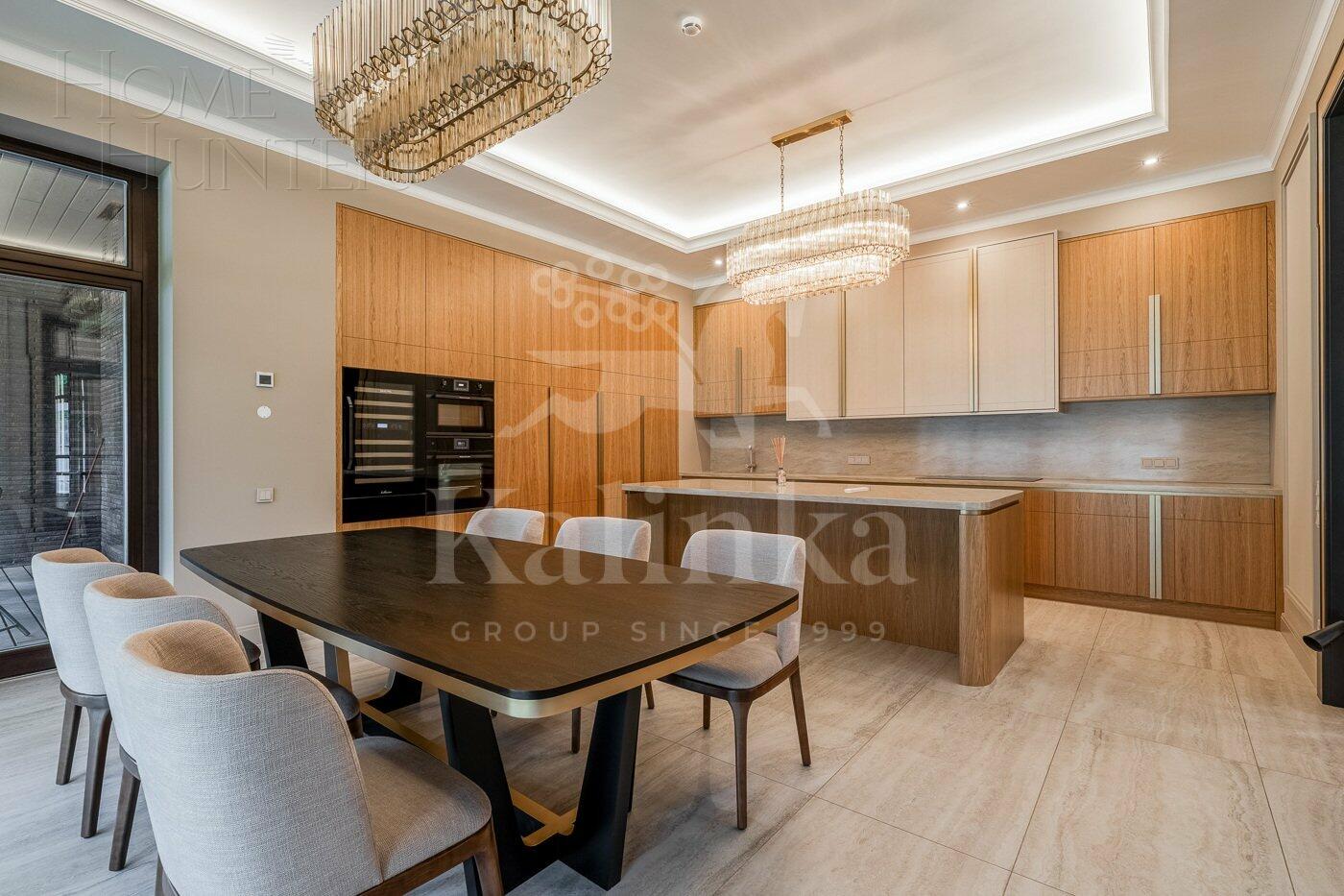 2-этажный коттедж 654.7 м² с отделкой