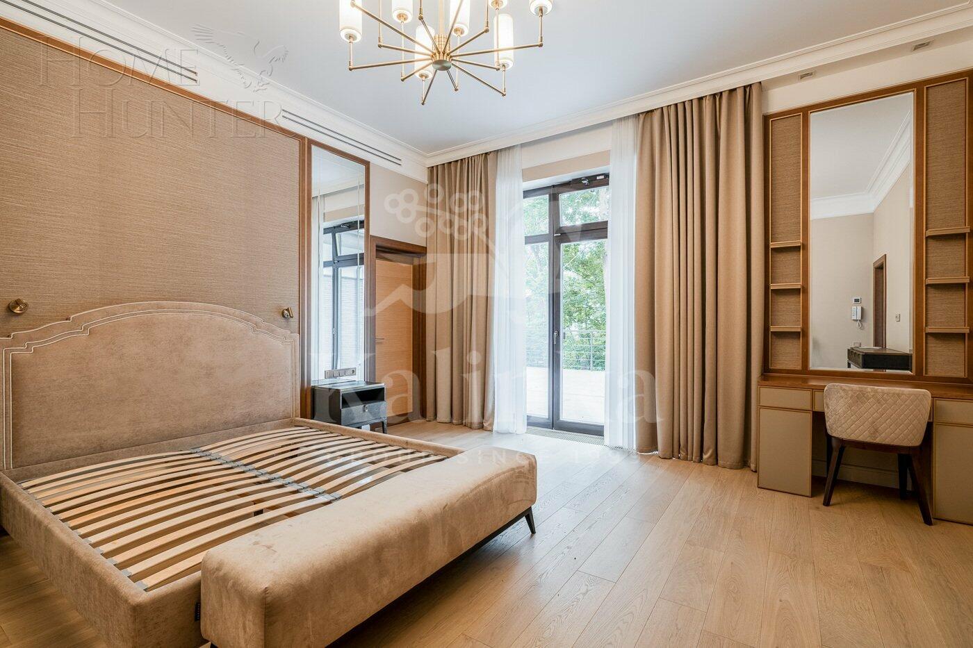 2-этажный коттедж 654.7 м² с отделкой