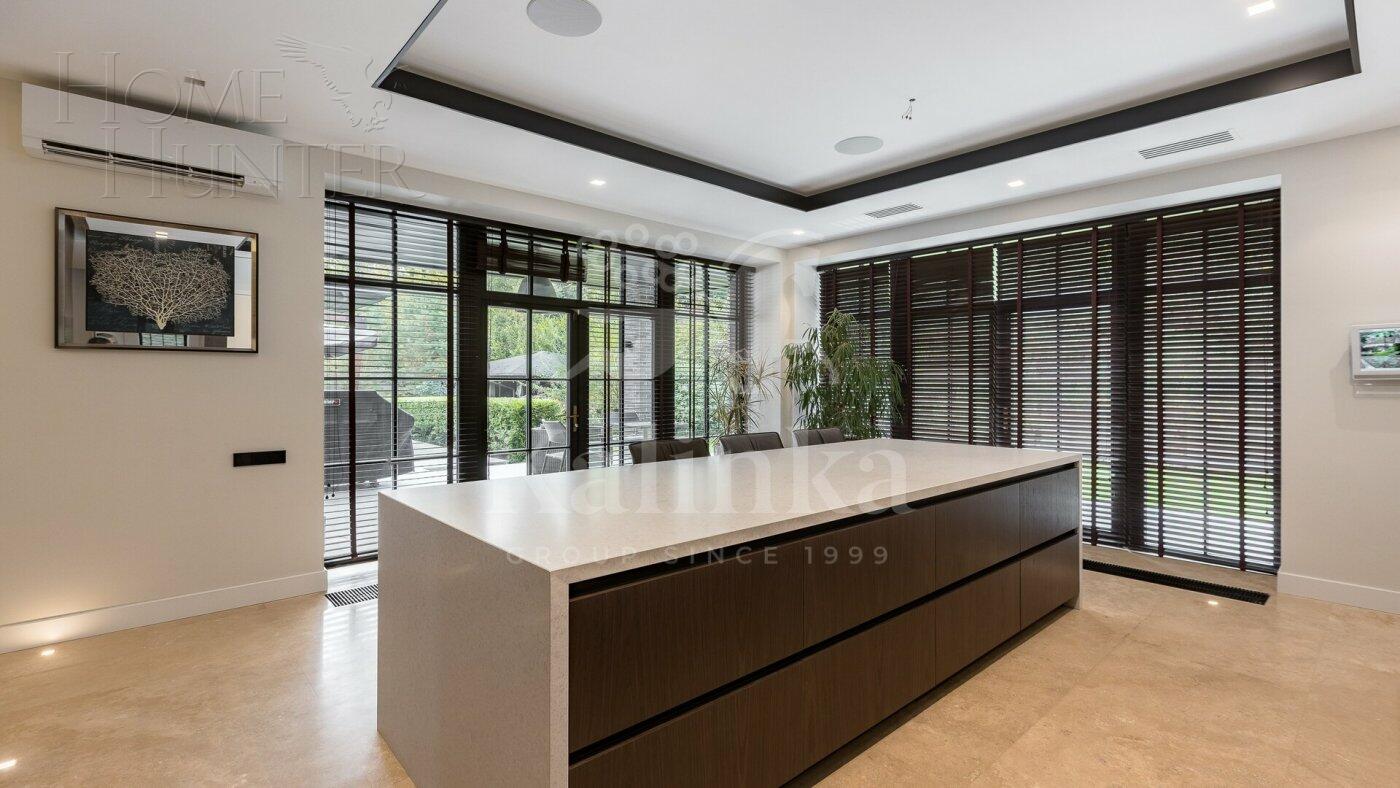 2-этажный коттедж 1 150 м² с отделкой