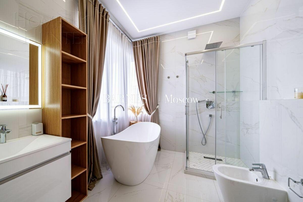 2-этажный коттедж 300 м² с отделкой