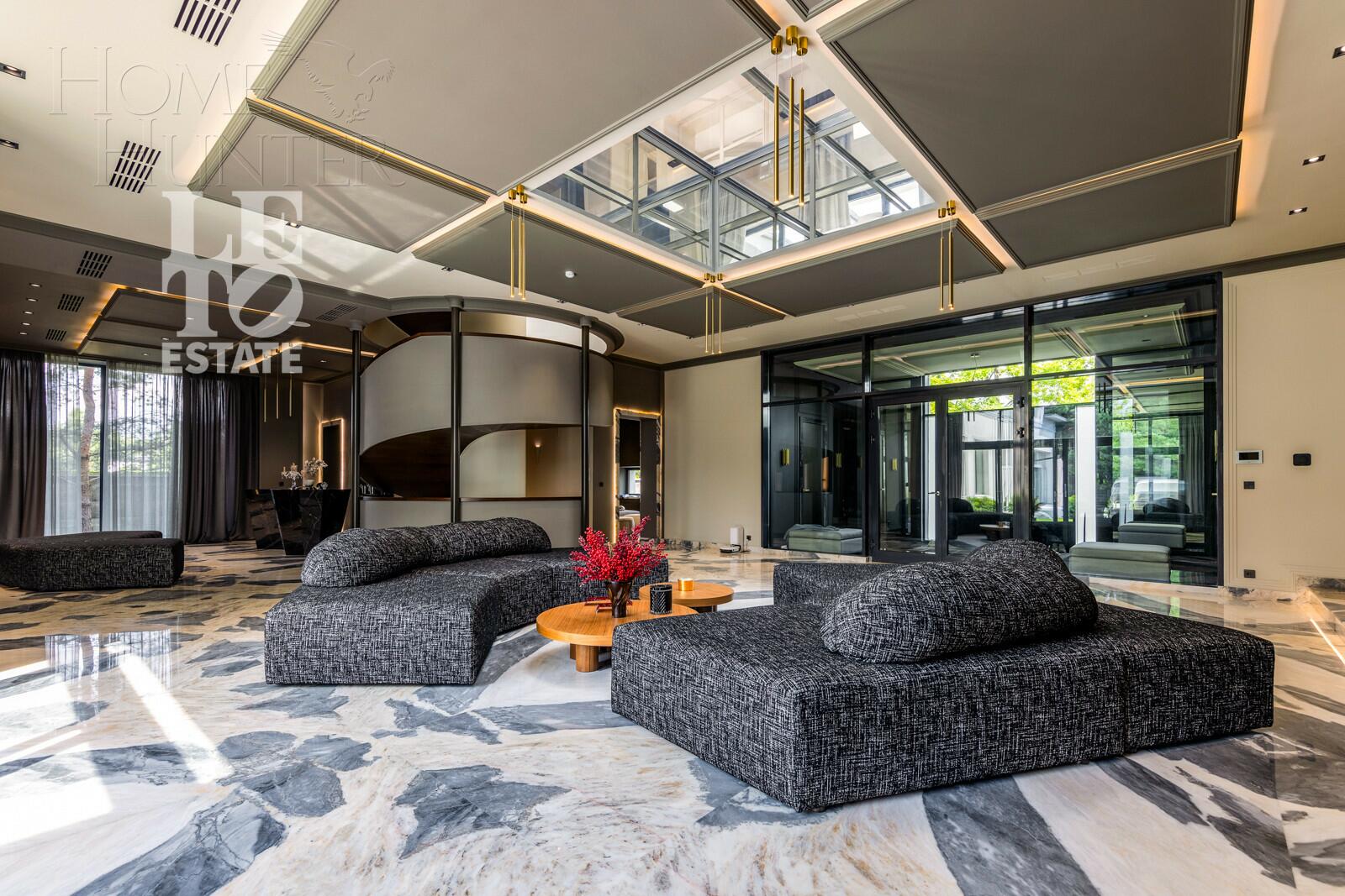 2-этажный коттедж 2 430 м² с отделкой