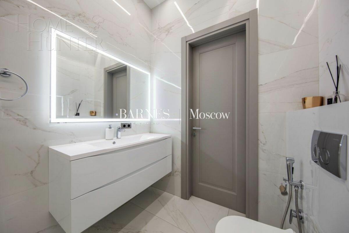 2-этажный коттедж 300 м² с отделкой