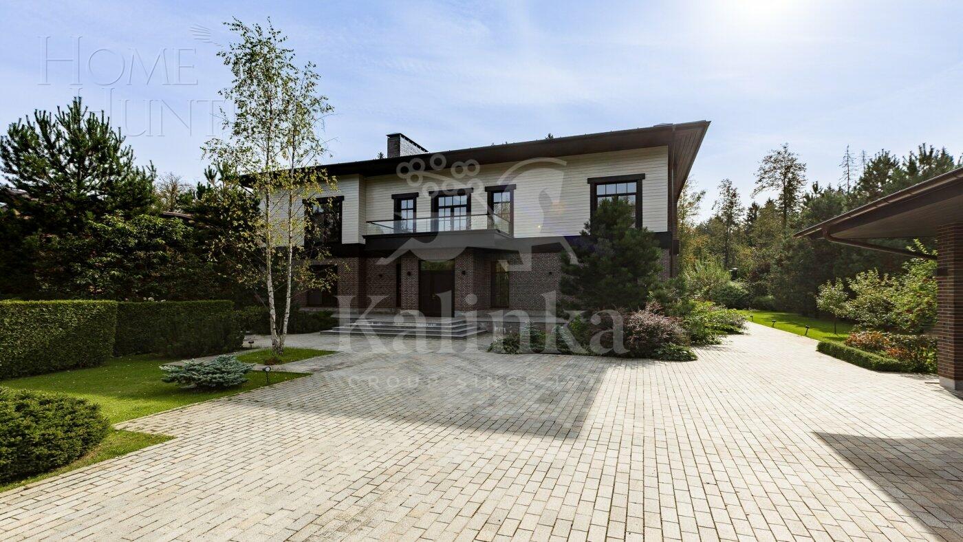2-этажный коттедж 1 150 м² с отделкой