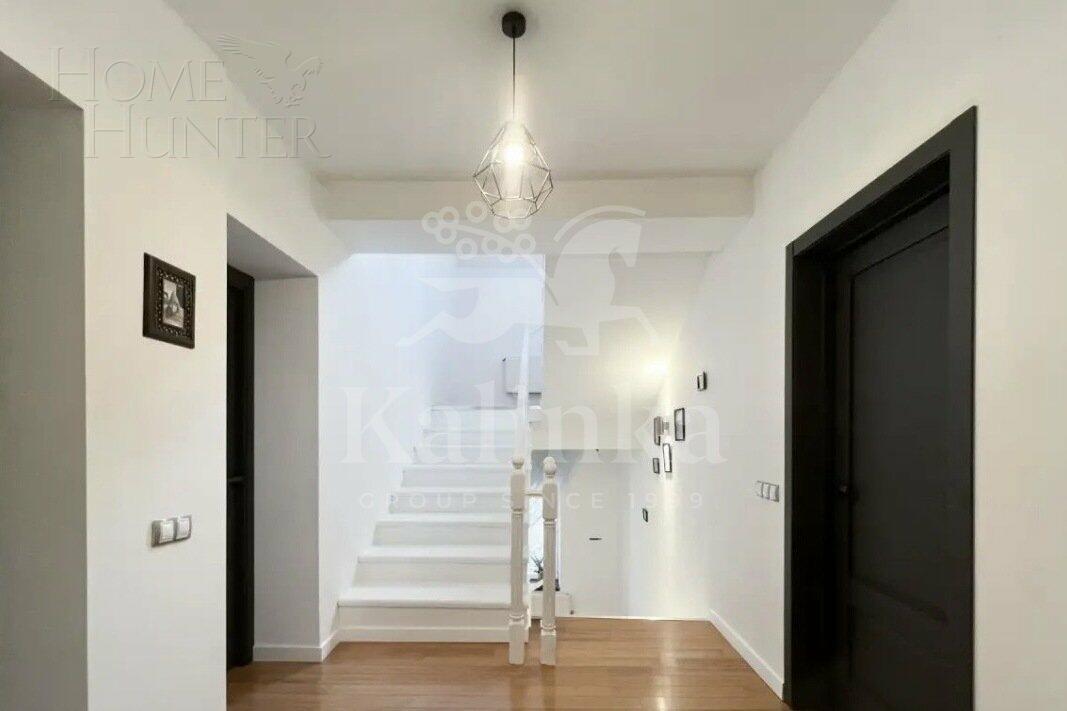 2-этажный коттедж 376 м² с отделкой