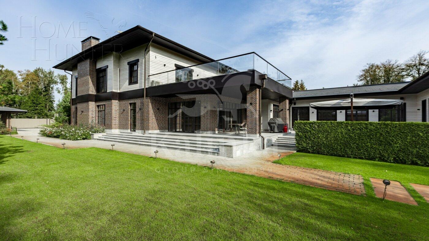 2-этажный коттедж 1 150 м² с отделкой
