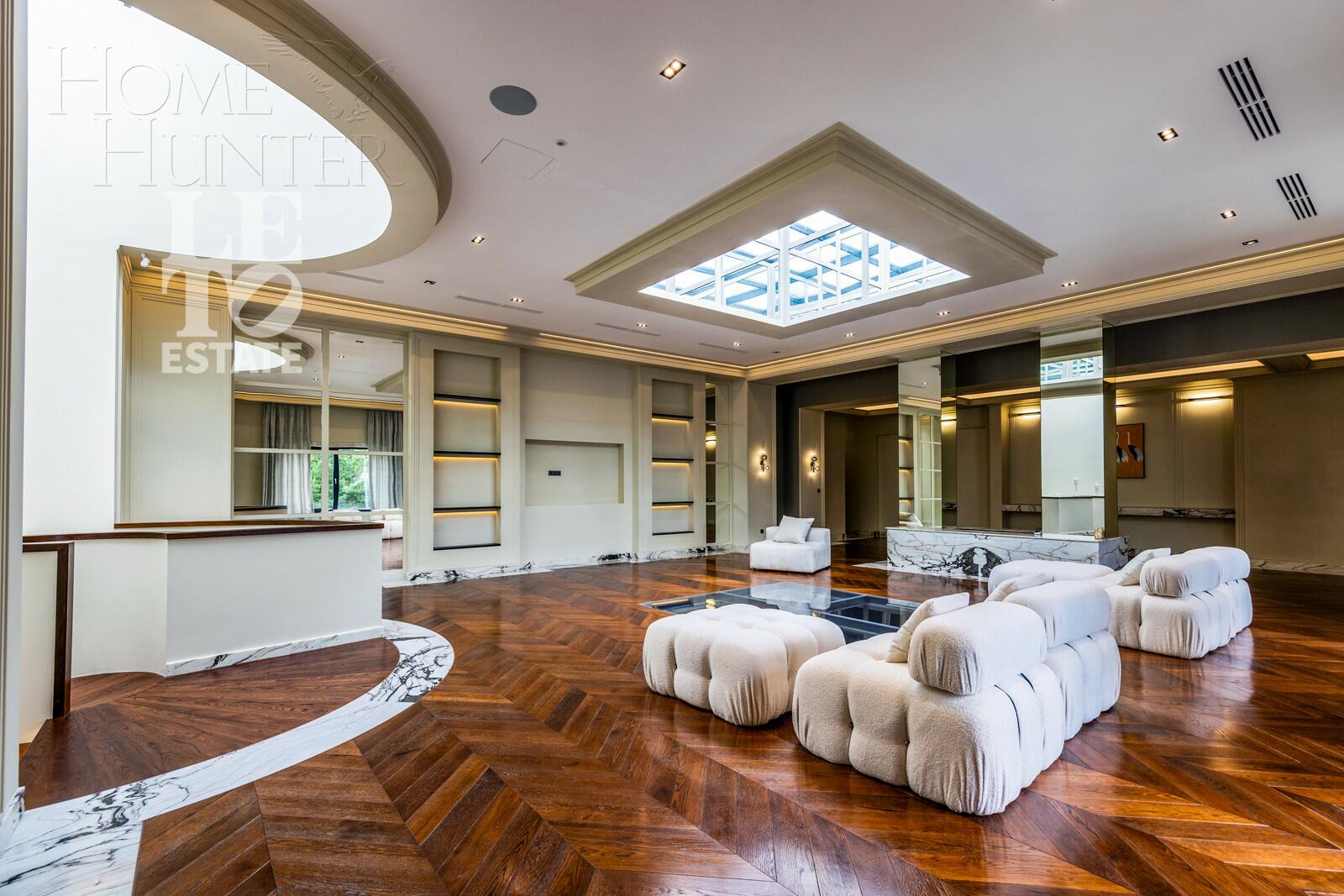 2-этажный коттедж 2 430 м² с отделкой