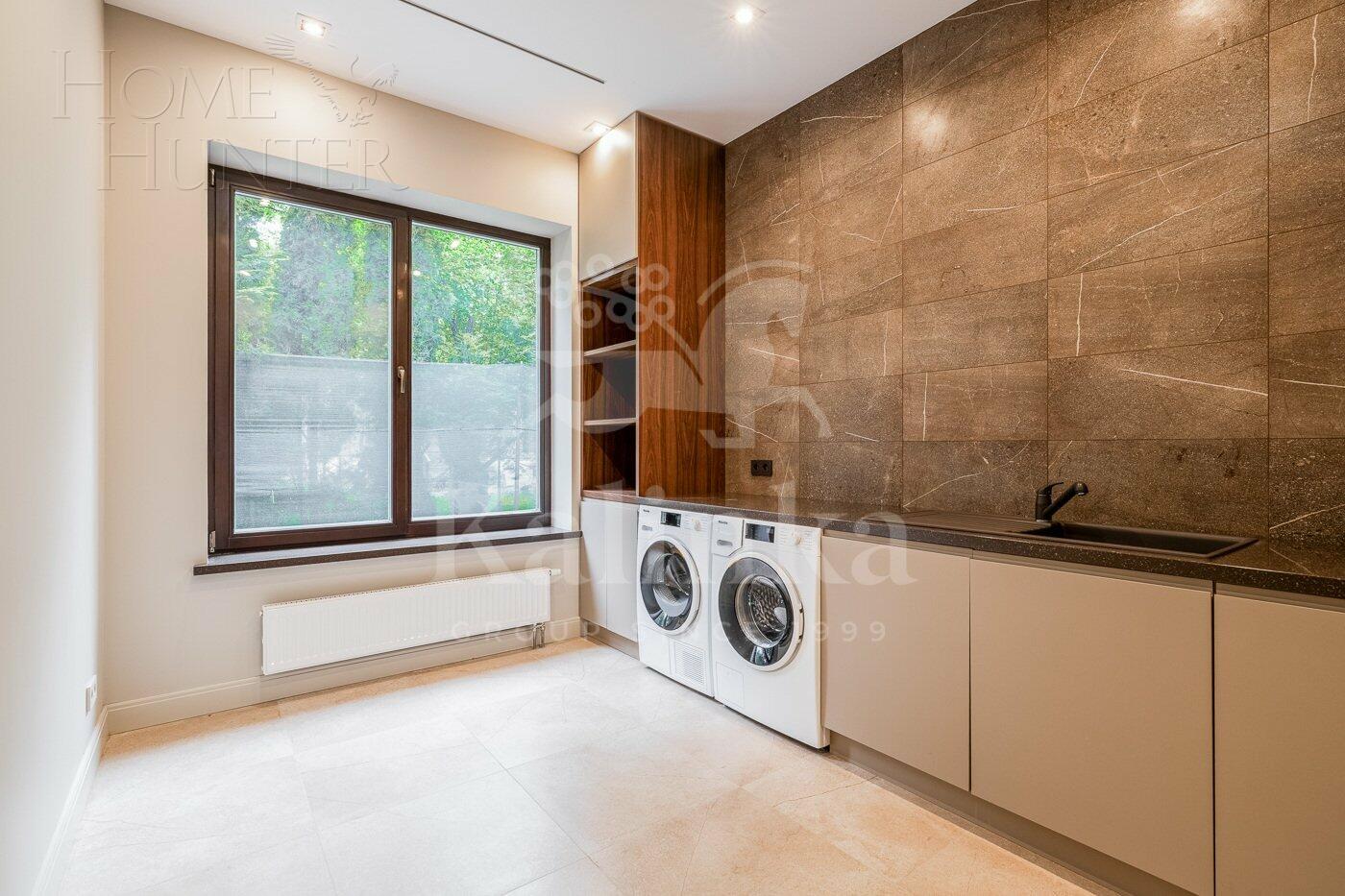 2-этажный коттедж 654.7 м² с отделкой