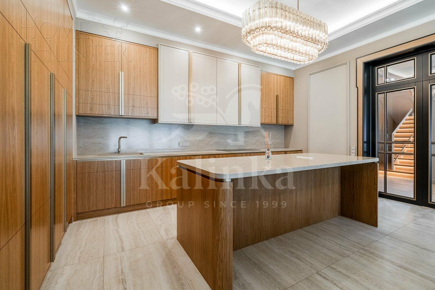 2-этажный коттедж 654.7 м² с отделкой
